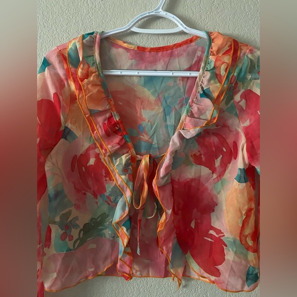 Floral Ruffle Tie Front Top - Picture 2 of 4